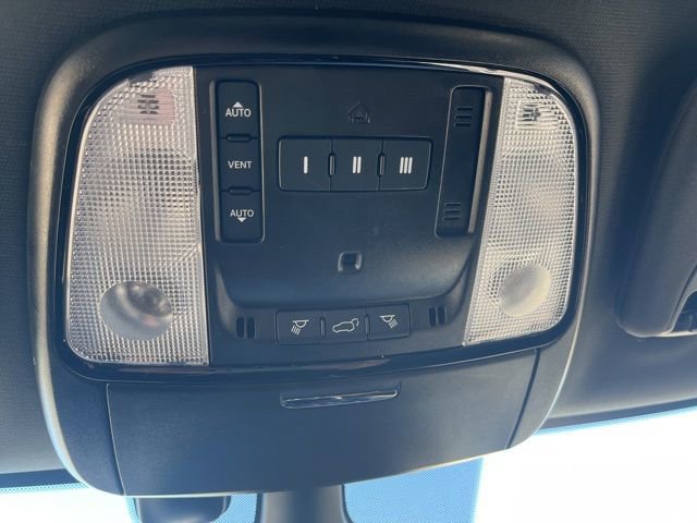 Used 2024 Dodge Durango GT AWD/4WD image 34