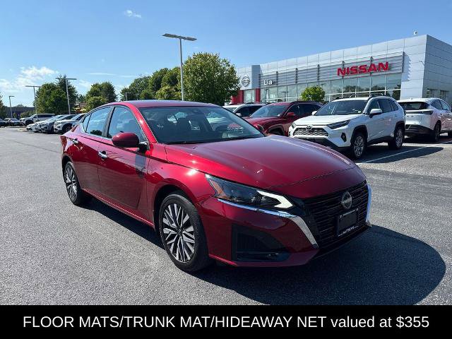Certified 2023 Nissan Altima 2.5 SV w/ SV Premium Package AWD/4WD image 3