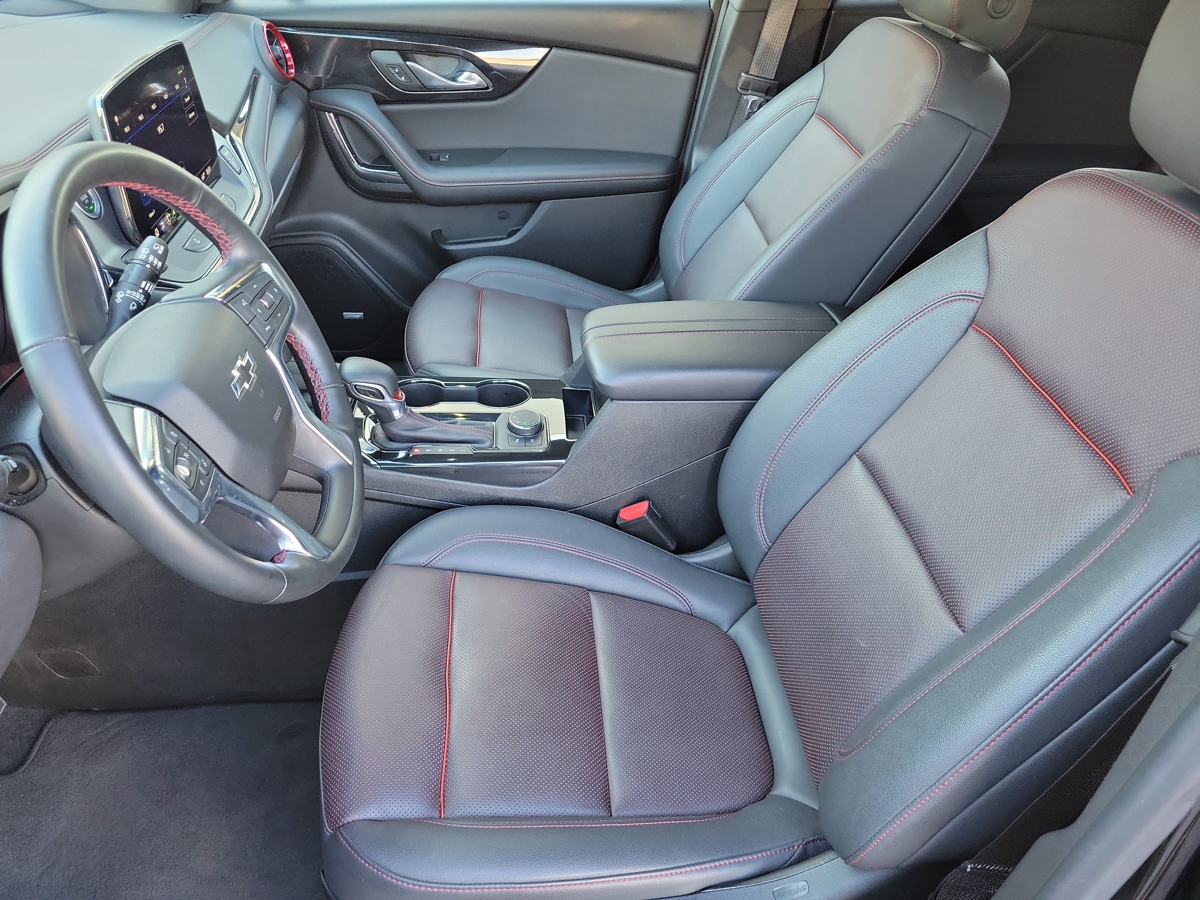 Used 2025 Chevrolet Blazer RS FWD image 9