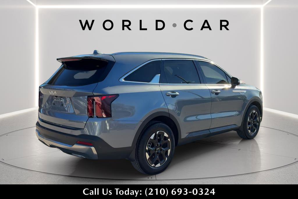 Certified 2025 Kia Sorento S w/ Panoramic Sunroof Package image 3