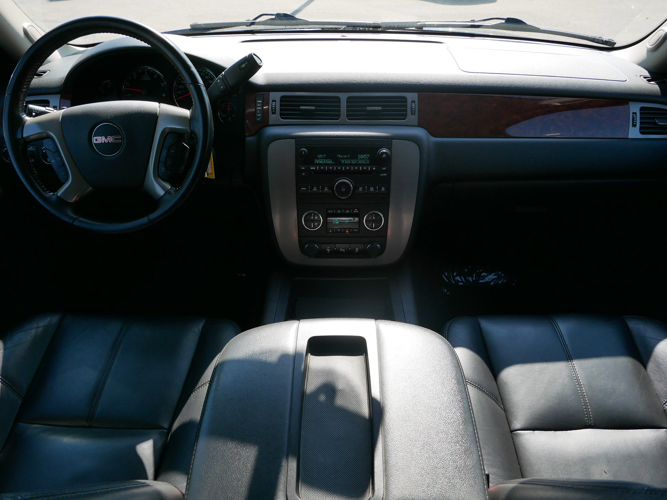 Used 2014 GMC Yukon XL SLT image 16