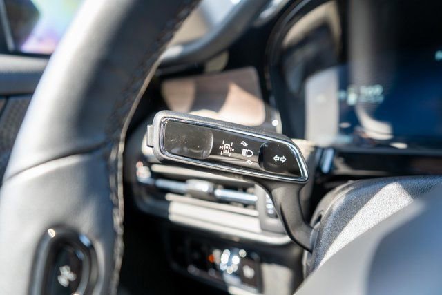 Used 2025 Lincoln Corsair Reserve w/ Jet Appearance Package image 27