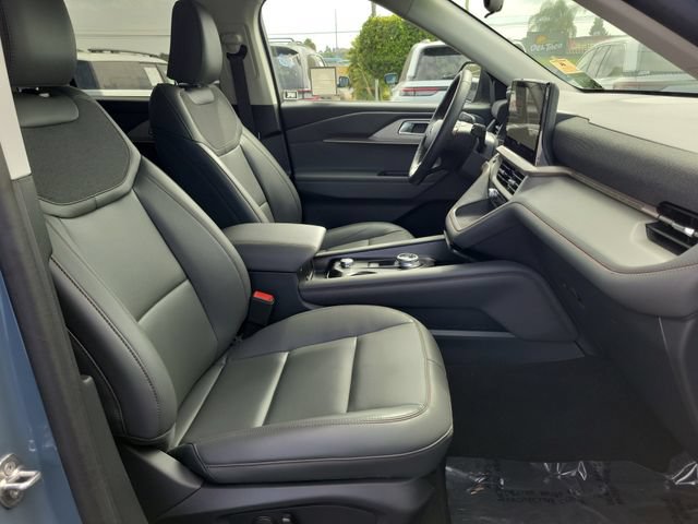 Used 2025 Ford Explorer Active w/ Active Comfort Package RWD image 17