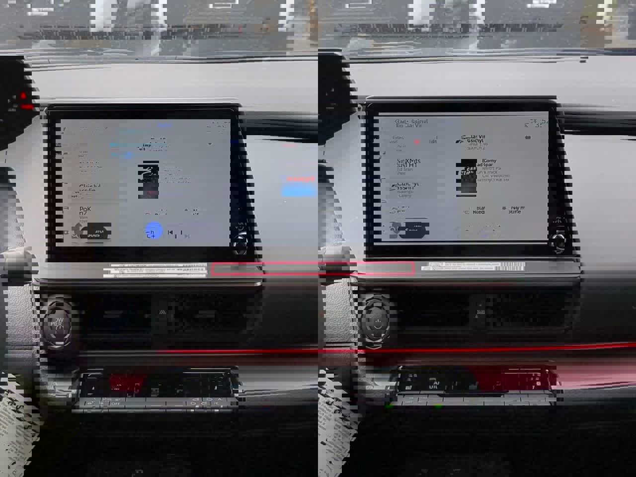 New 2026 Toyota Prius Plug-In Hybrid FWD image 17