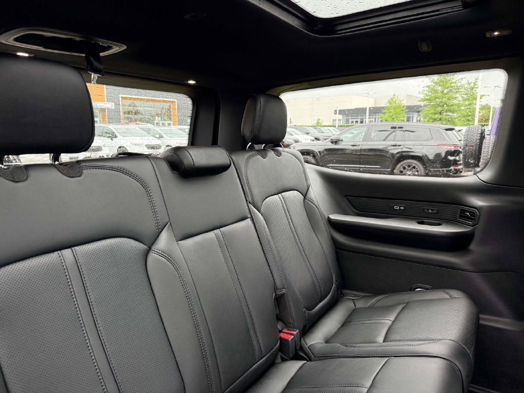 New 2026 Jeep Grand Wagoneer Limited w/ Premium Group II AWD/4WD image 18