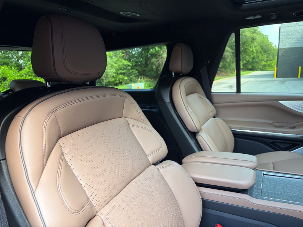 New 2027 Lincoln Navigator Black Label AWD/4WD image 33