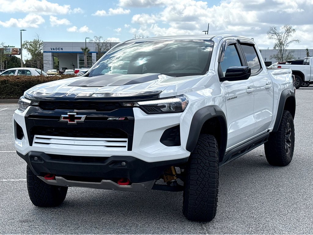 Used 2024 Chevrolet Colorado ZR2 image 3