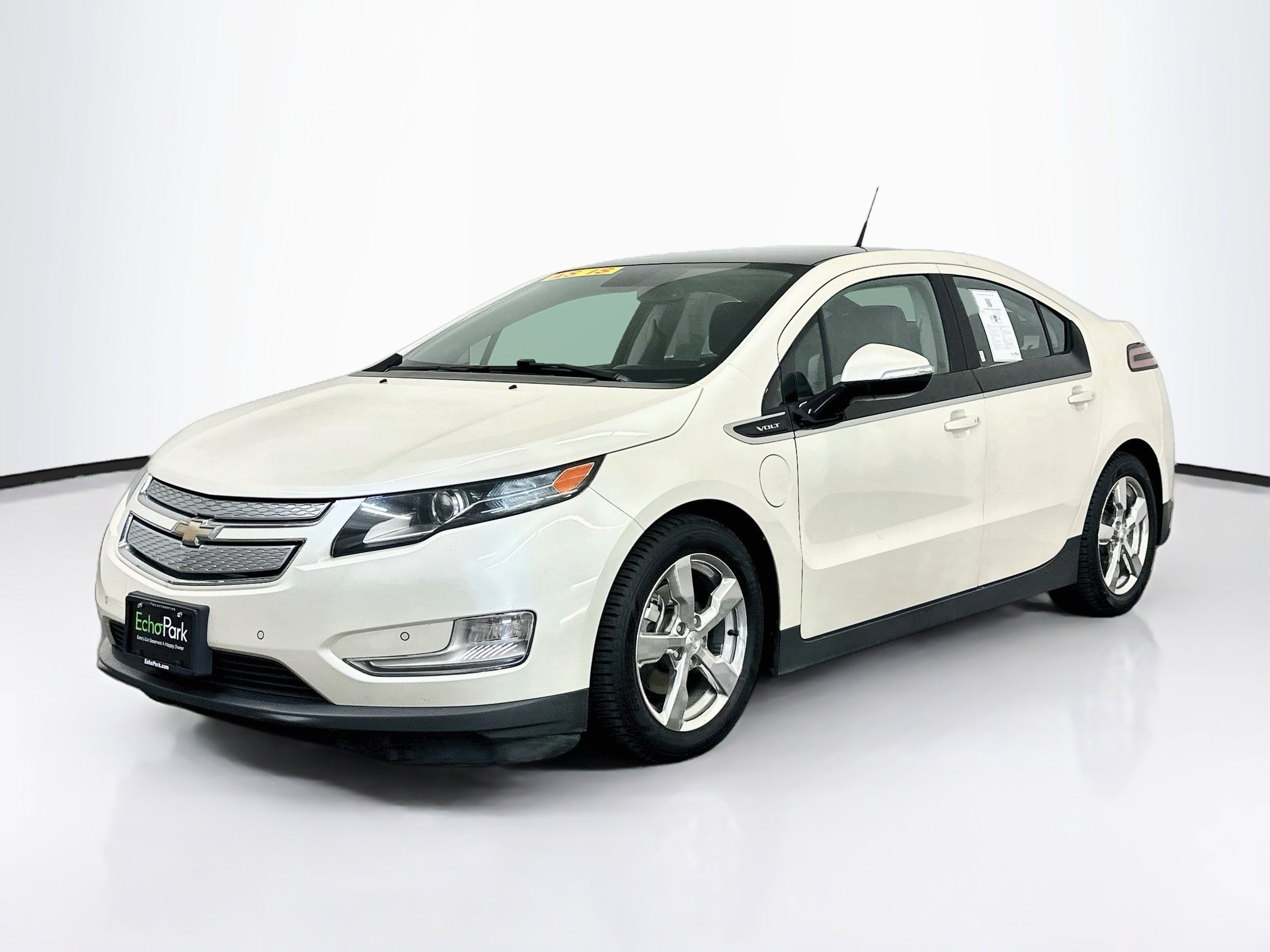 Used 2012 Chevrolet Volt Premium w/ Premium Trim Package FWD image 3