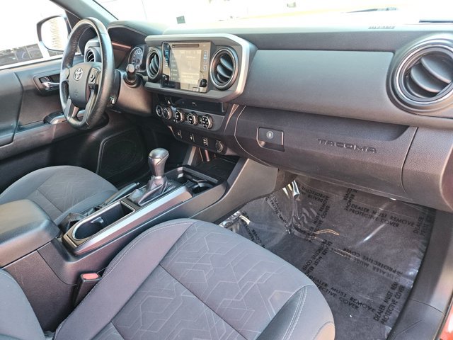 Used 2017 Toyota Tacoma TRD Off-Road w/ Tow Package AWD/4WD image 23