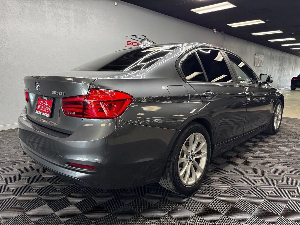 Used 2018 BMW 320i xDrive Sedan AWD/4WD image 14