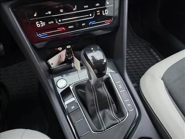 Used 2025 Volkswagen Taos SE w/ Panoramic Sunroof Package image 23