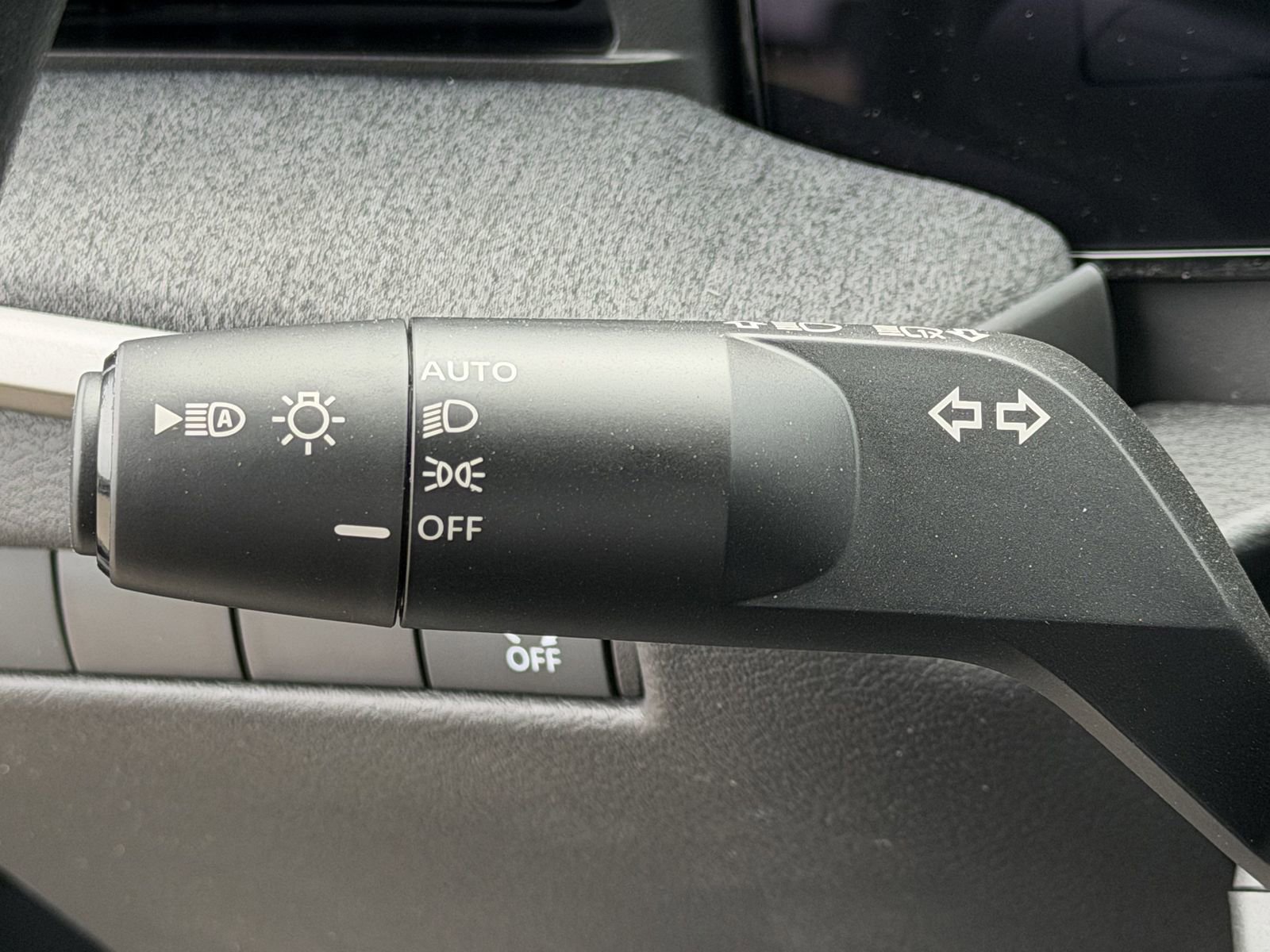 New 2026 Nissan Kicks S FWD image 12