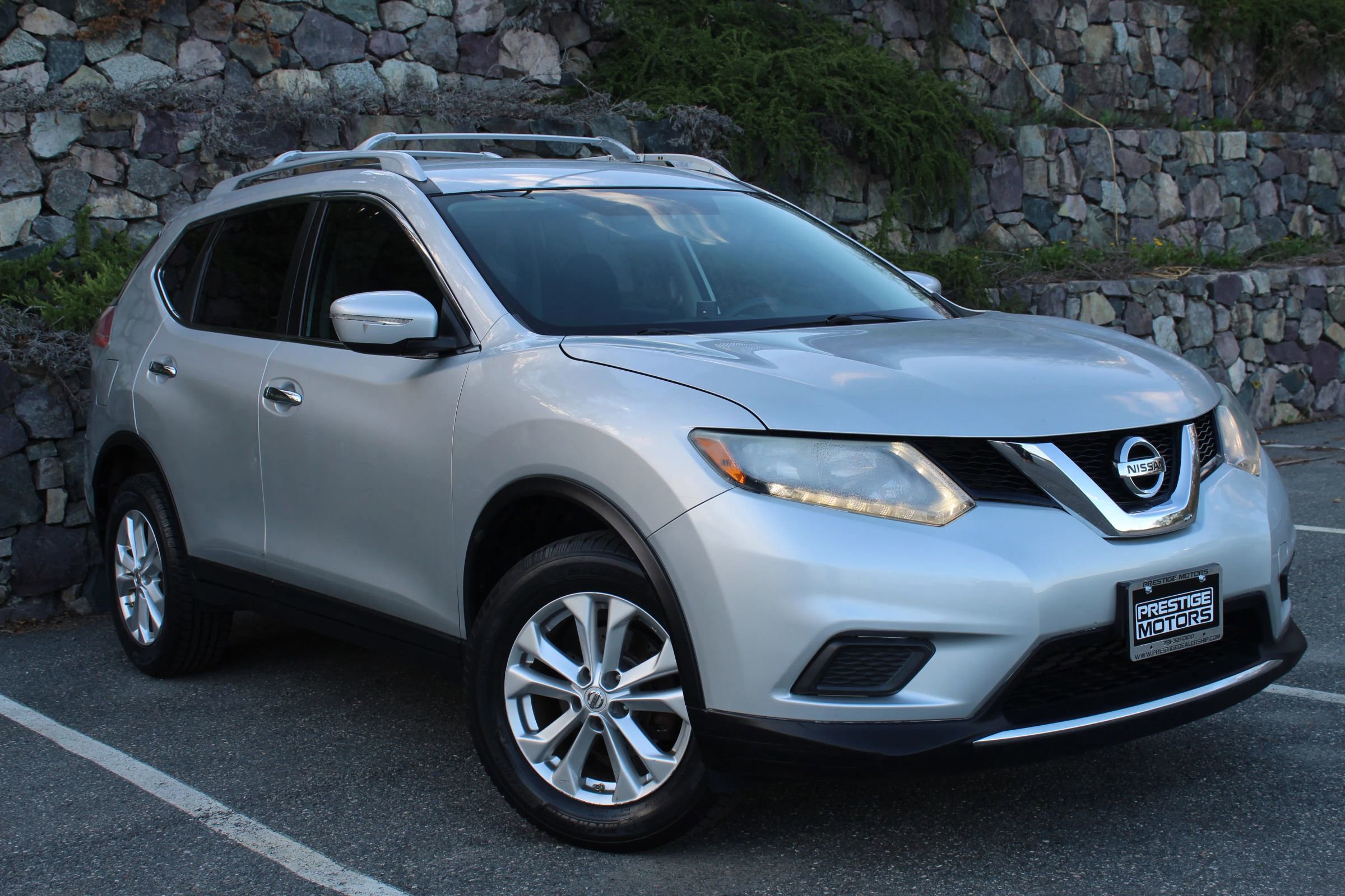 Used 2015 Nissan Rogue SV AWD/4WD image 4