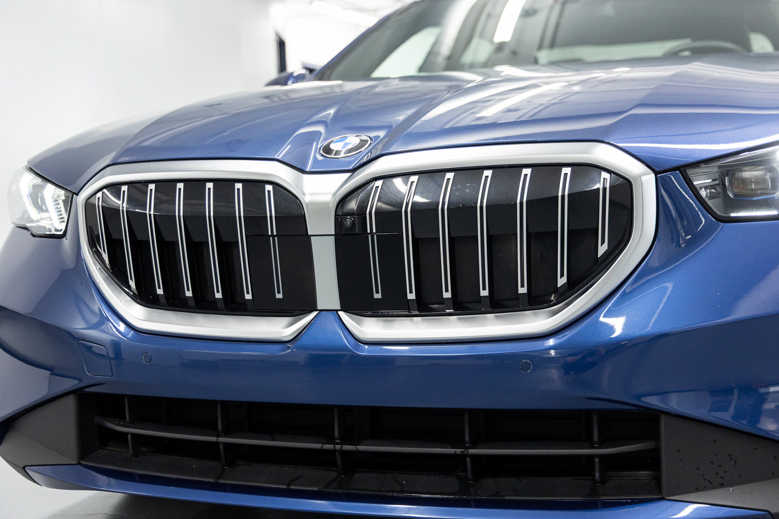 Used 2024 BMW 530i xDrive AWD/4WD image 12