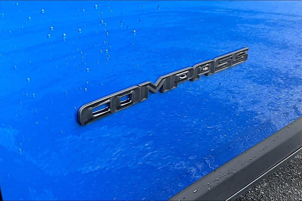 New 2026 Jeep Compass Latitude w/ Sun and Sound Group image 11