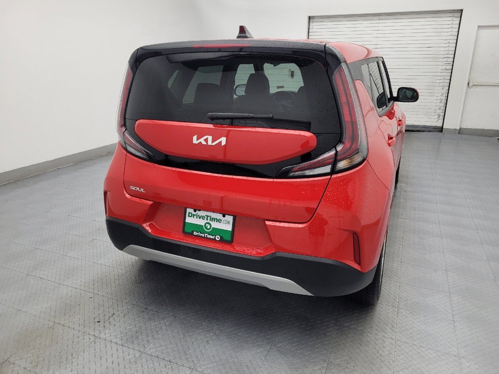 Used 2025 Kia Soul LX image 7