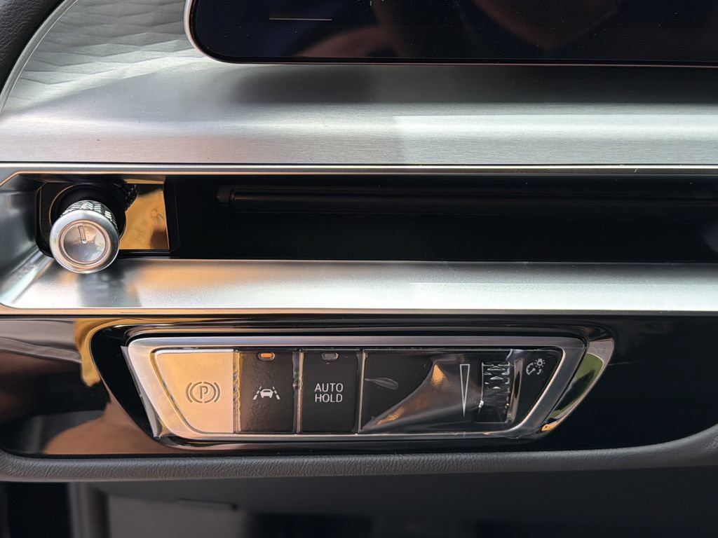 New 2026 Cadillac Lyriq Signature Sport AWD/4WD image 29
