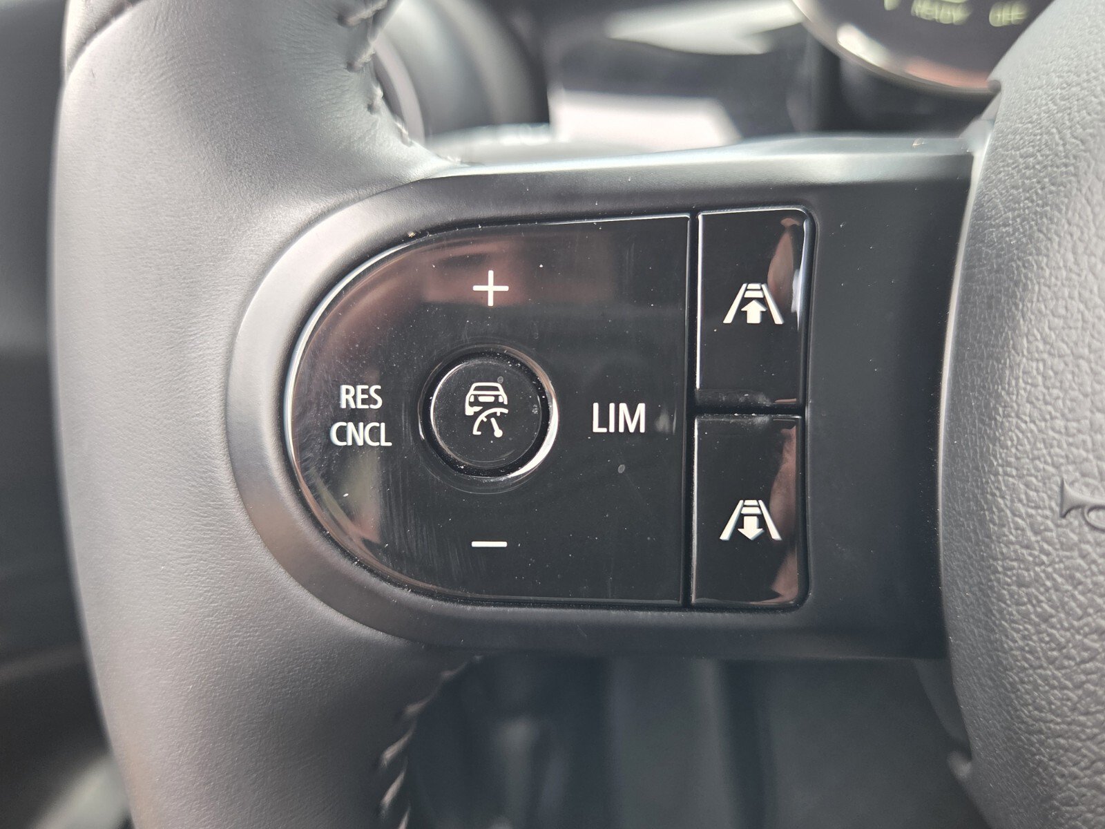 Used 2022 MINI Cooper Convertible w/ Driver Assistance Package FWD image 27