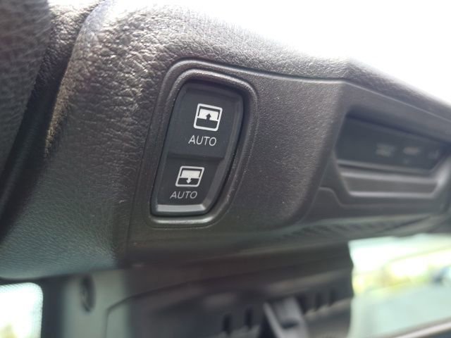 Used 2025 Jeep Wrangler Unlimited Sahara w/ Safety Group image 38