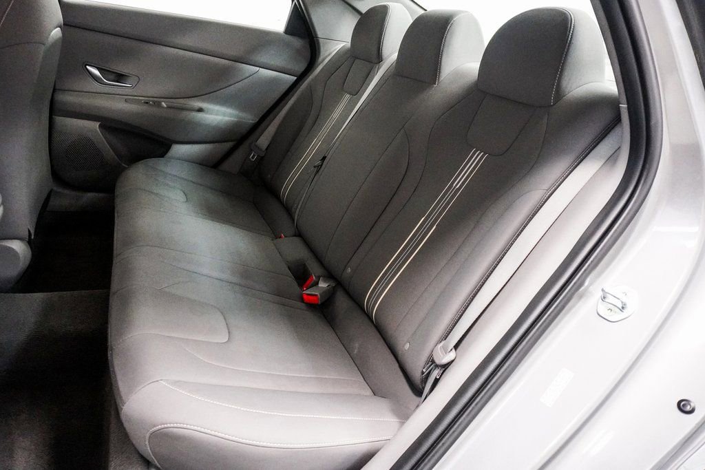 Used 2022 Hyundai Elantra SEL image 7