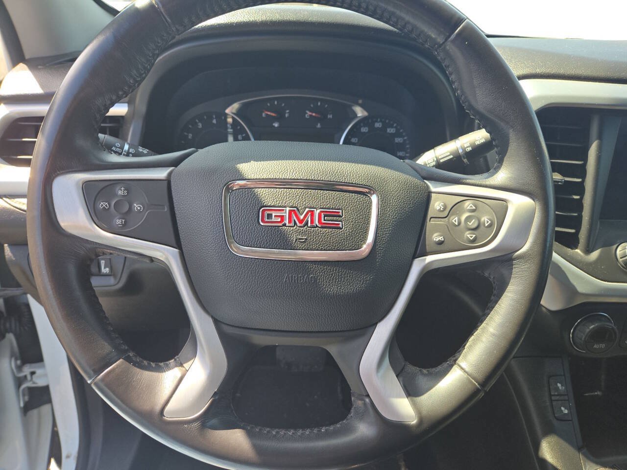Used 2018 GMC Acadia SLT AWD/4WD image 19