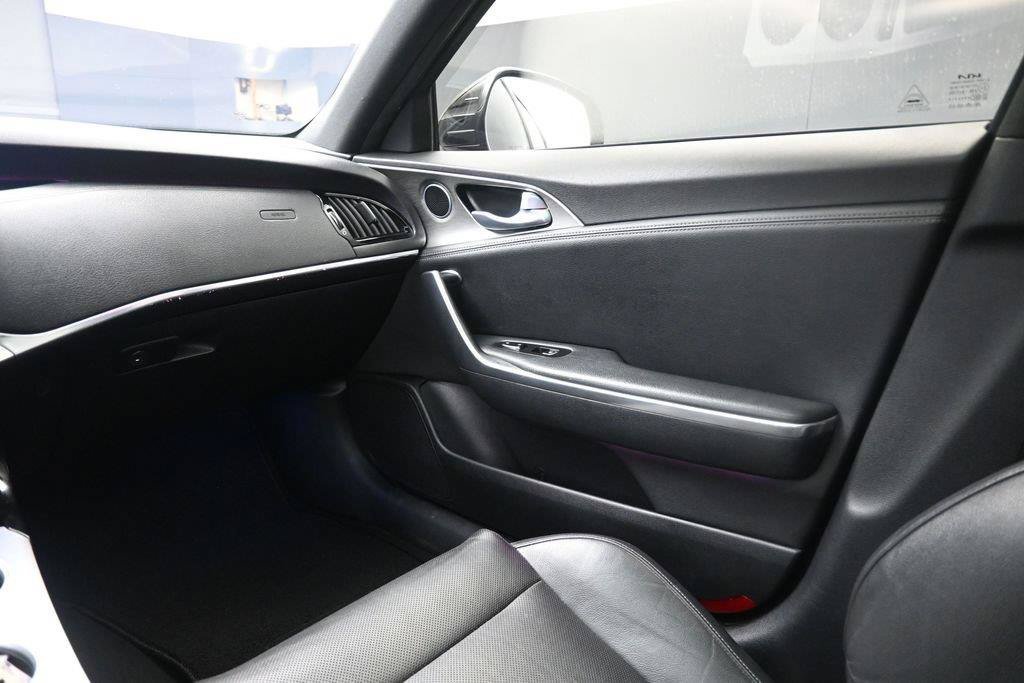 Used 2022 Kia Stinger GT1 AWD/4WD image 25