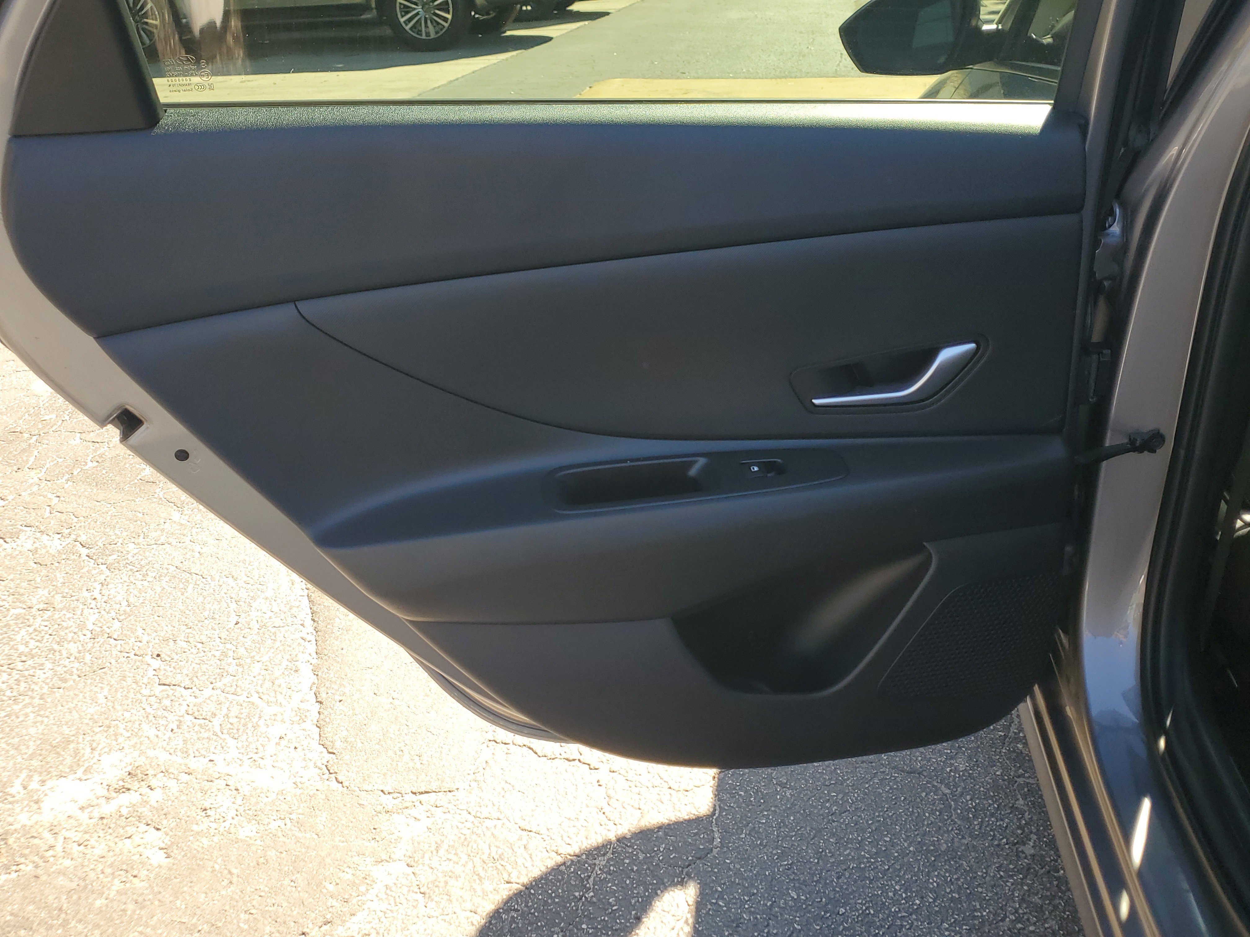 Used 2023 Hyundai Elantra SEL image 10