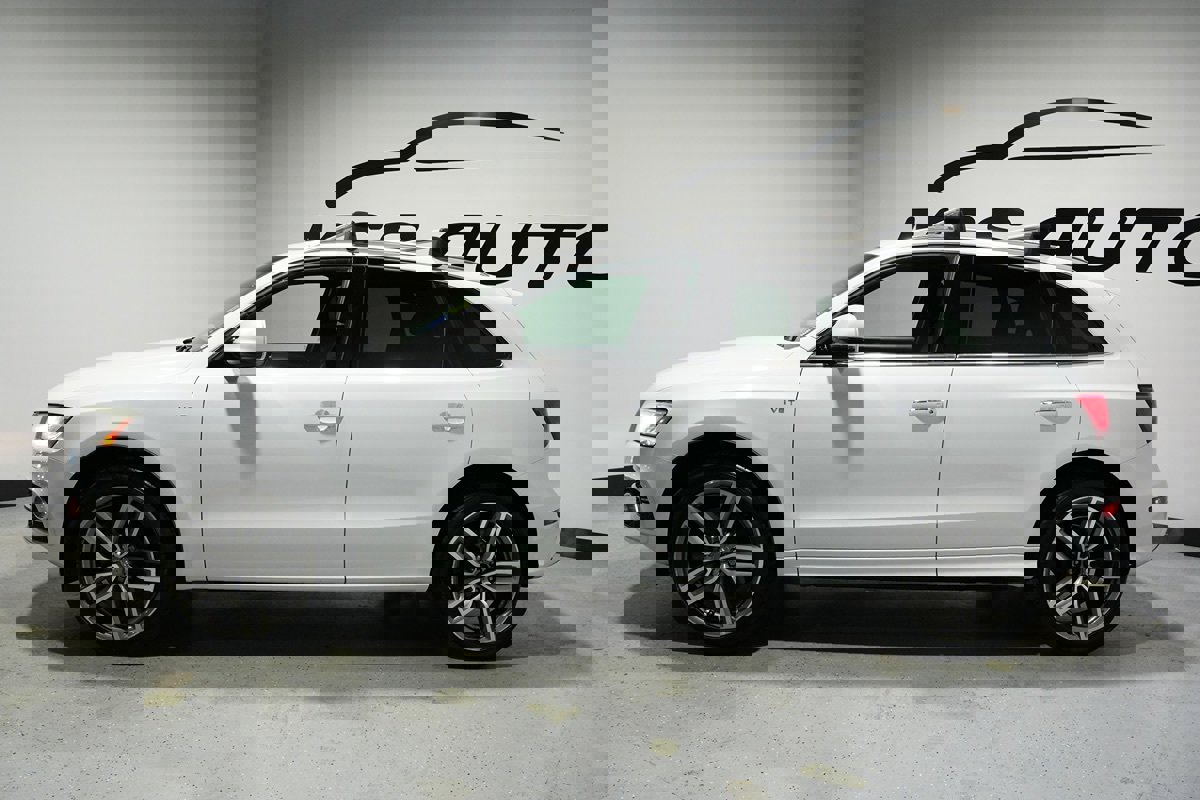 Used 2017 Audi SQ5 Premium Plus w/ Technology Package image 3