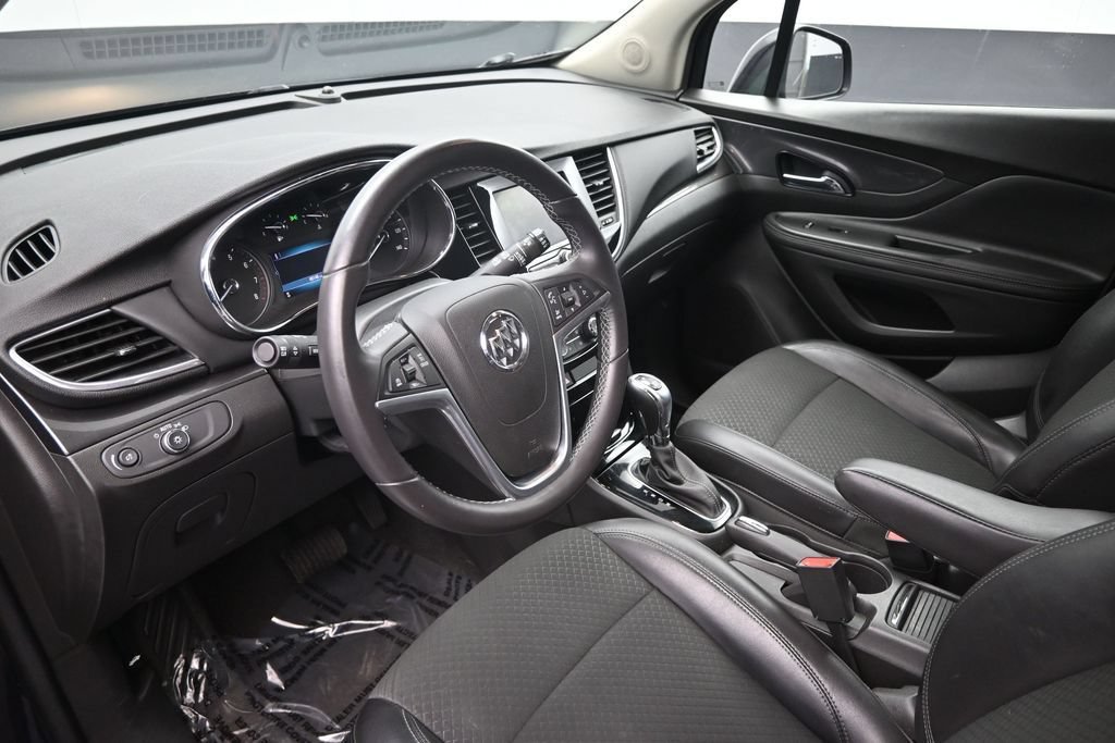 Used 2021 Buick Encore Preferred AWD/4WD image 19