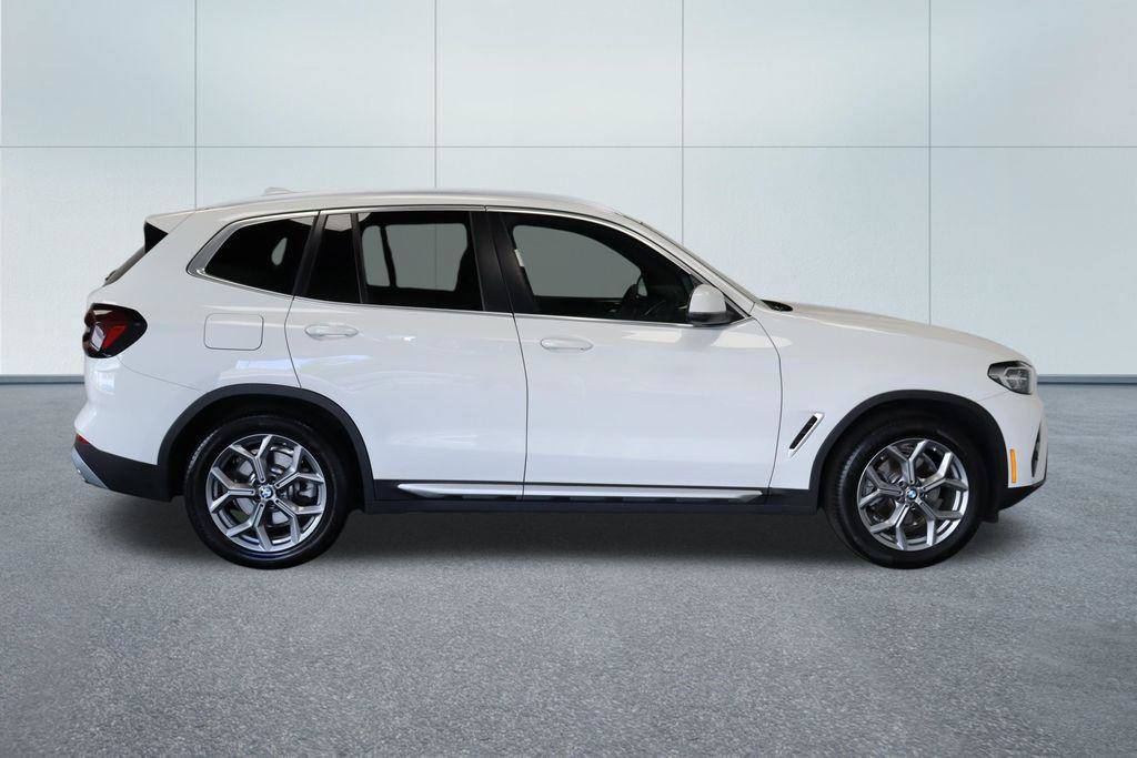 Used 2024 BMW X3 xDrive30i w/ Premium Essential Package AWD/4WD image 9
