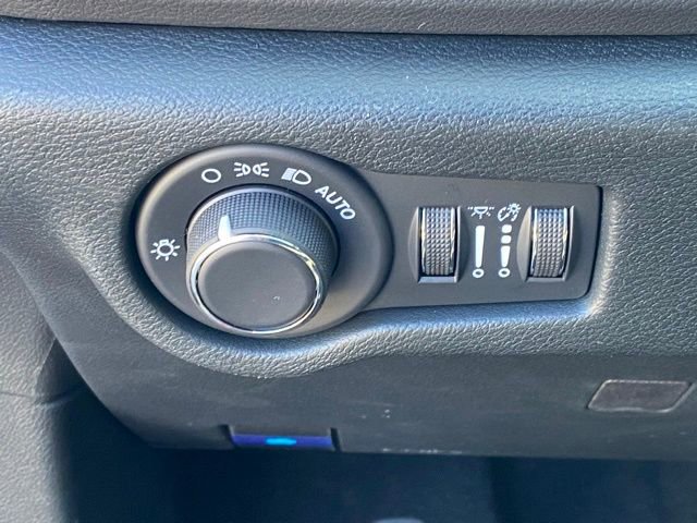 New 2026 Chrysler Voyager LX image 26