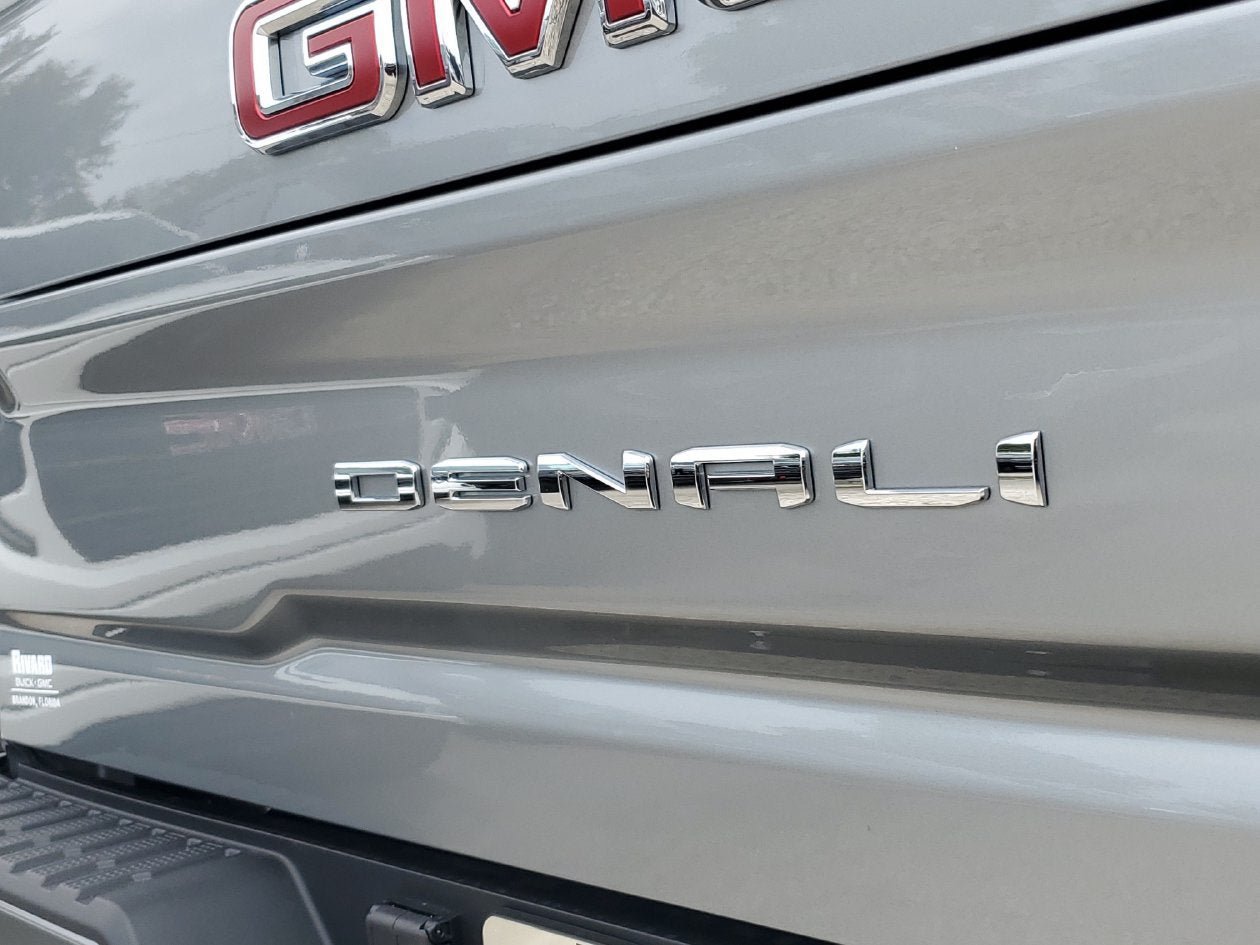 New 2026 GMC Sierra 2500 Denali w/ Denali Reserve Package AWD/4WD image 9