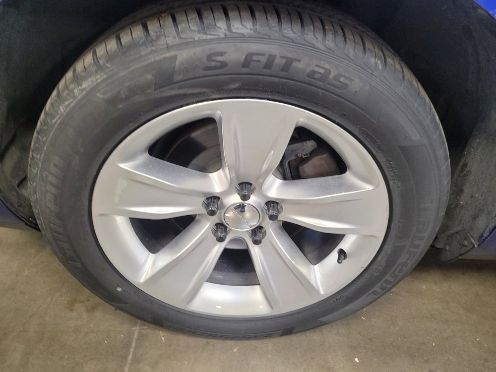 Used 2018 Dodge Challenger SXT RWD image 31
