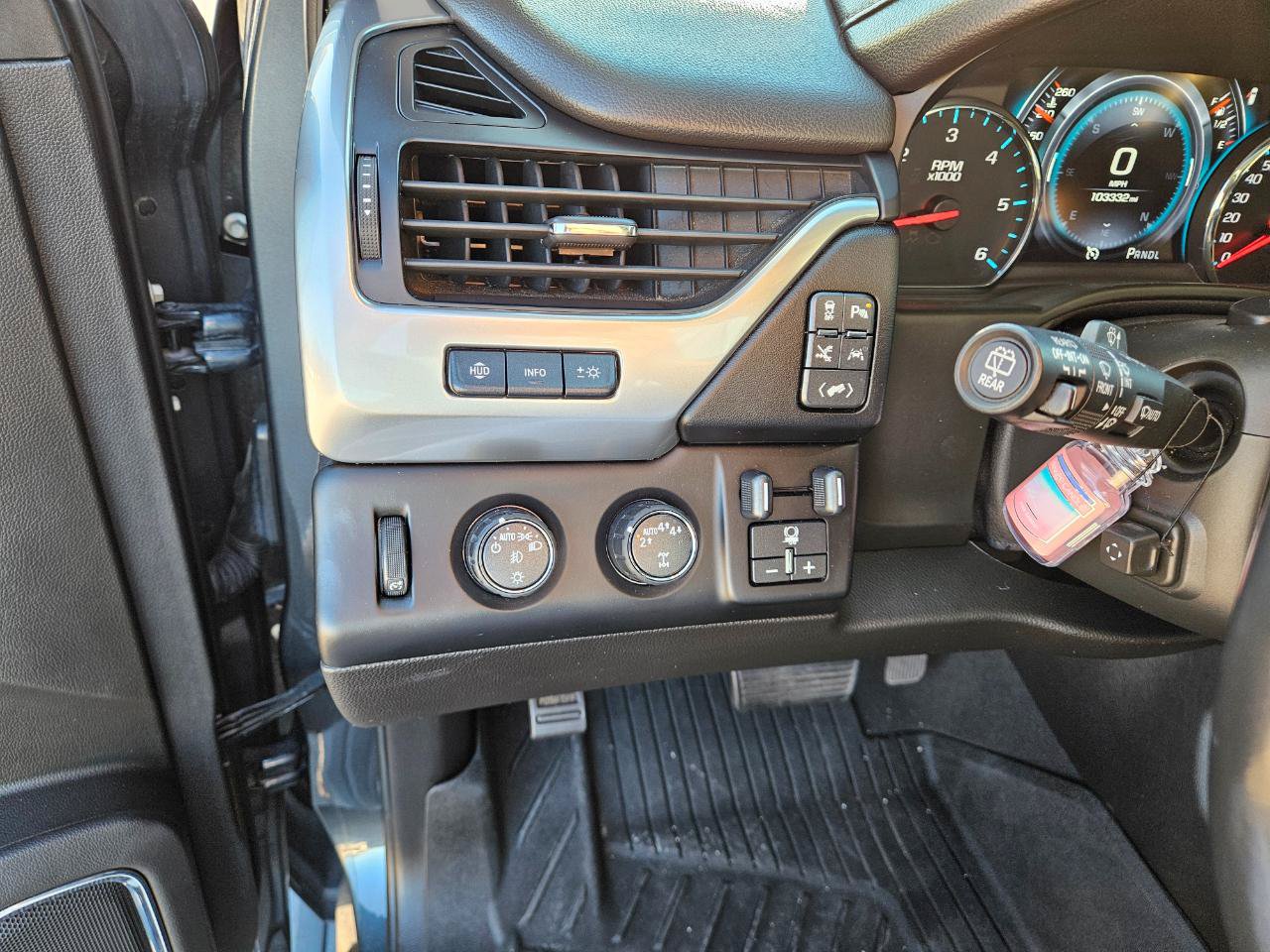 Used 2019 Chevrolet Tahoe Premier w/ Premier Plus Edition AWD/4WD image 23