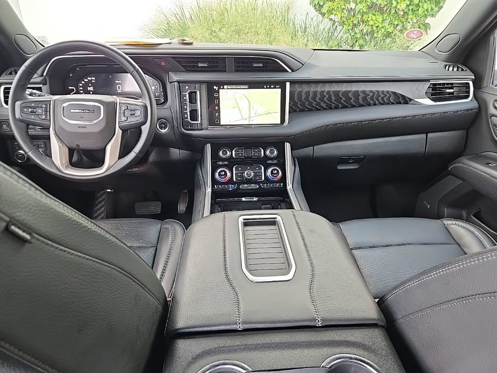 Used 2023 GMC Yukon XL Denali AWD/4WD image 45