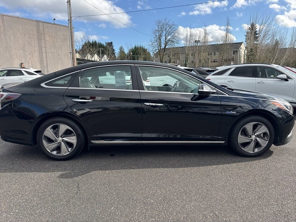Used 2016 Hyundai Sonata Plug-In Hybrid image 8