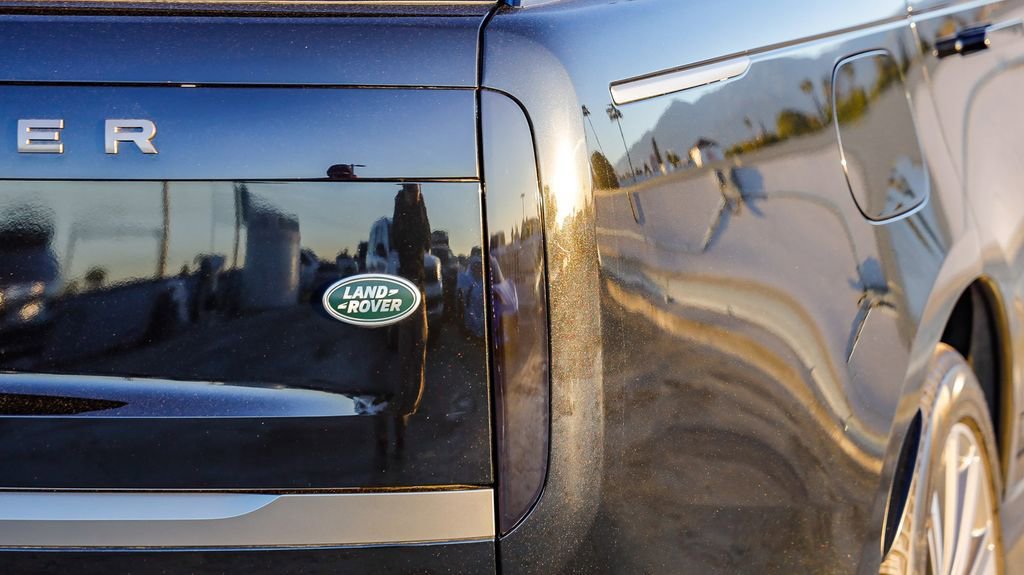 Used 2023 Land Rover Range Rover SE image 10