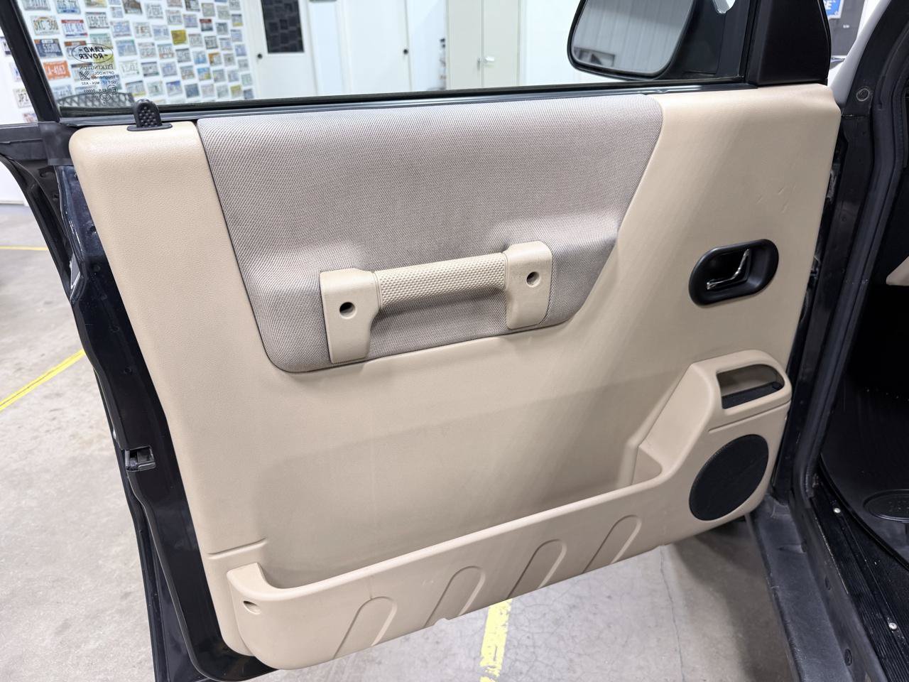 Used 2004 Land Rover Discovery S AWD/4WD image 27