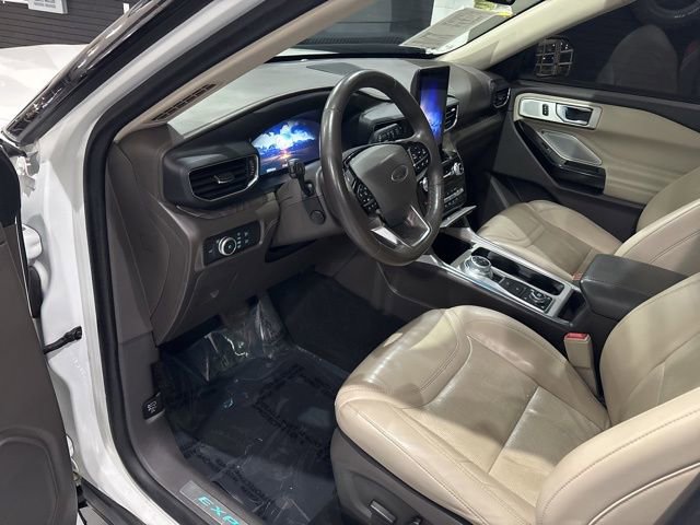 Used 2022 Ford Explorer Platinum w/ Equipment Group 601A image 11