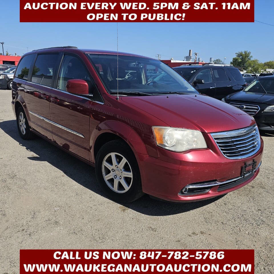 Used 2012 Chrysler Town & Country Touring w/ Entertainment Group #1 image 3