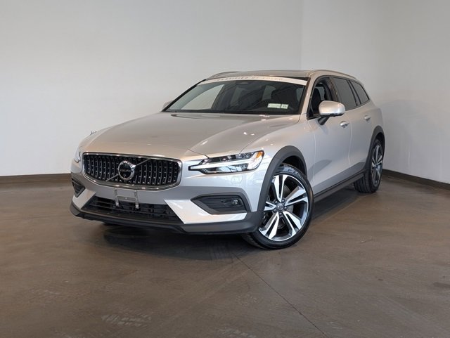 Used 2025 Volvo V60 B5 Cross Country Plus