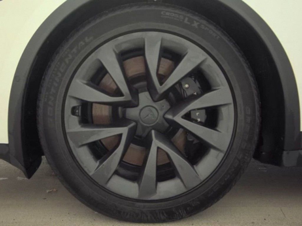 Used 2022 Tesla Model X image 21