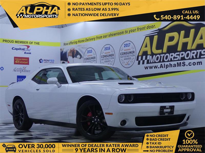 Used 2018 Dodge Challenger SXT w/ Blacktop Package image 1