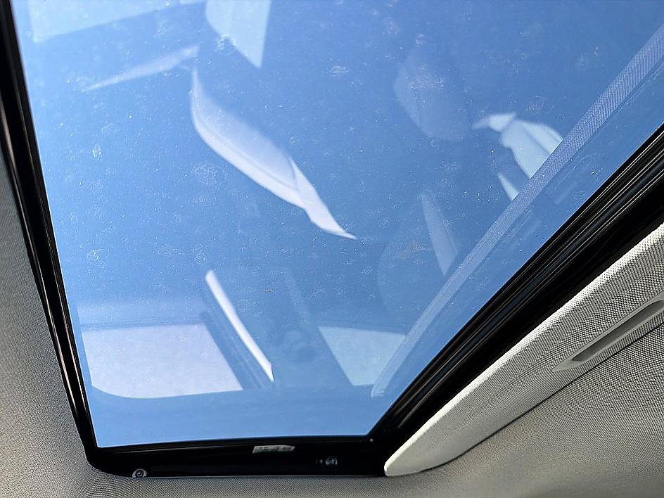 New 2026 Hyundai Elantra Limited FWD image 9