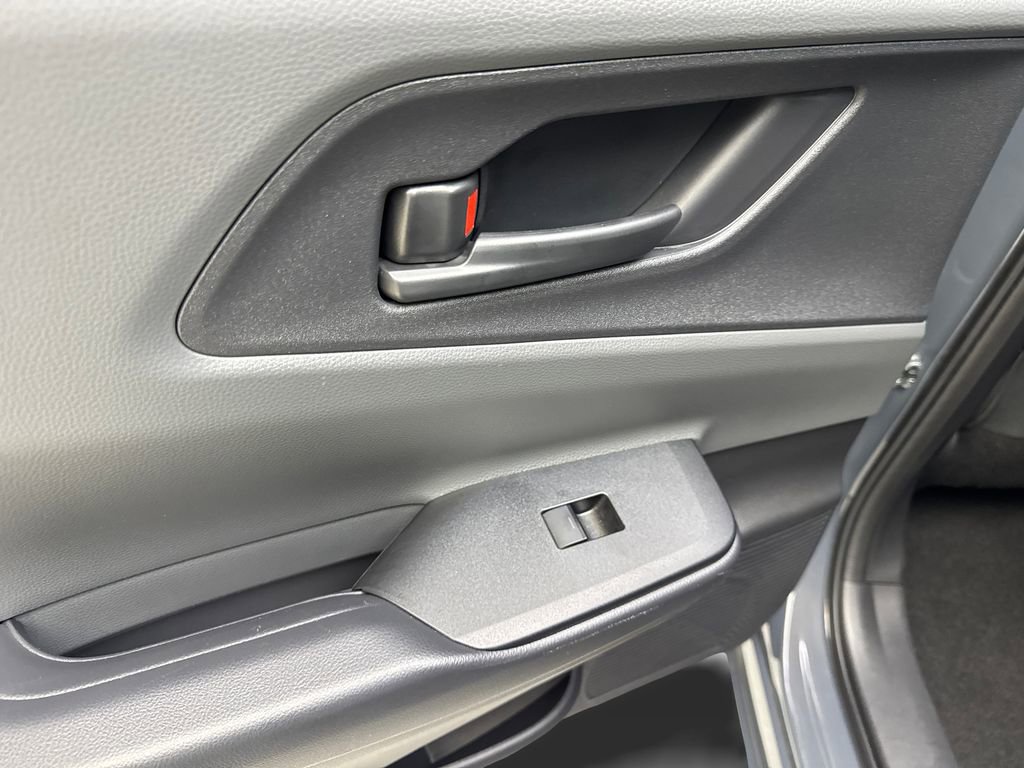 Used 2025 Toyota Prius LE FWD image 39