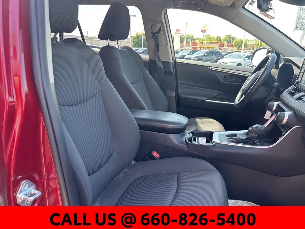 Used 2019 Toyota RAV4 LE w/ All Weather Liner Package AWD/4WD image 8