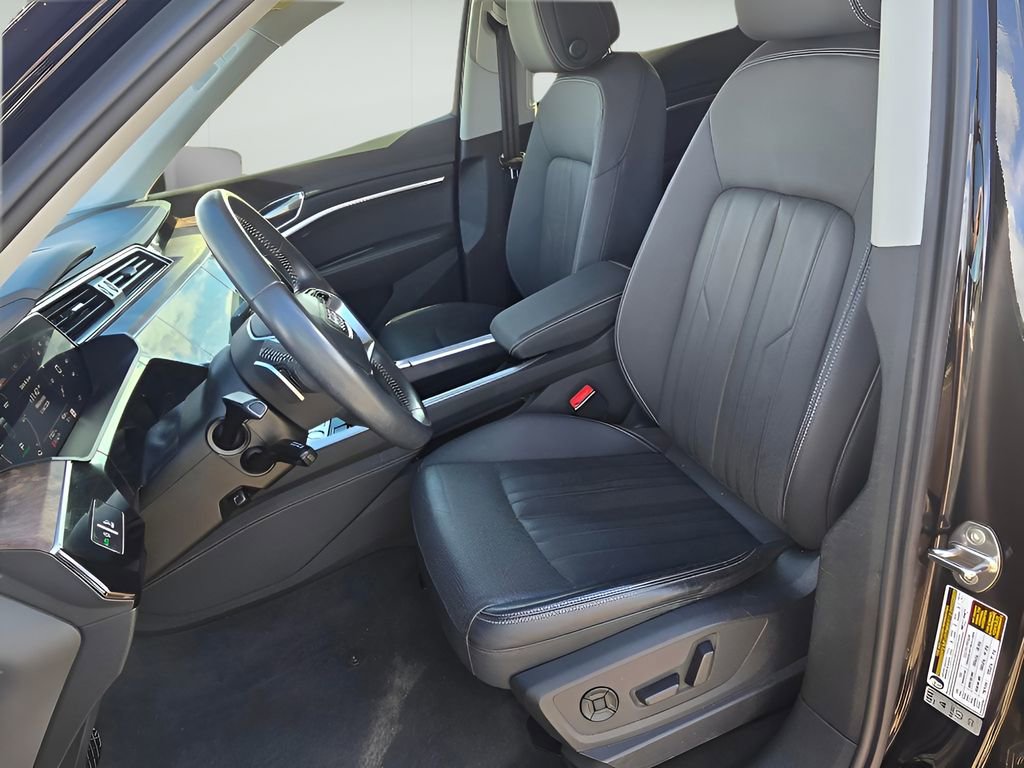 Used 2020 Audi e-tron Premium Plus image 13