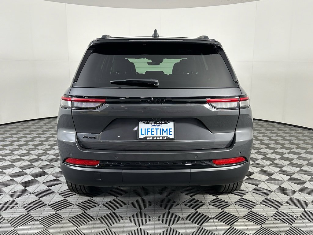 New 2025 Jeep Grand Cherokee Limited image 16