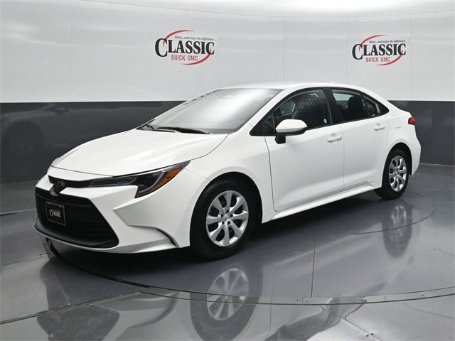 Used 2024 Toyota Corolla LE image 3