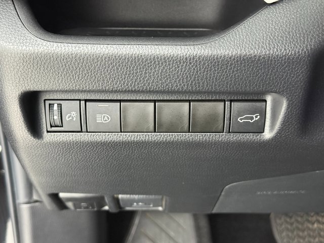 Used 2022 Toyota RAV4 XLE Premium image 10